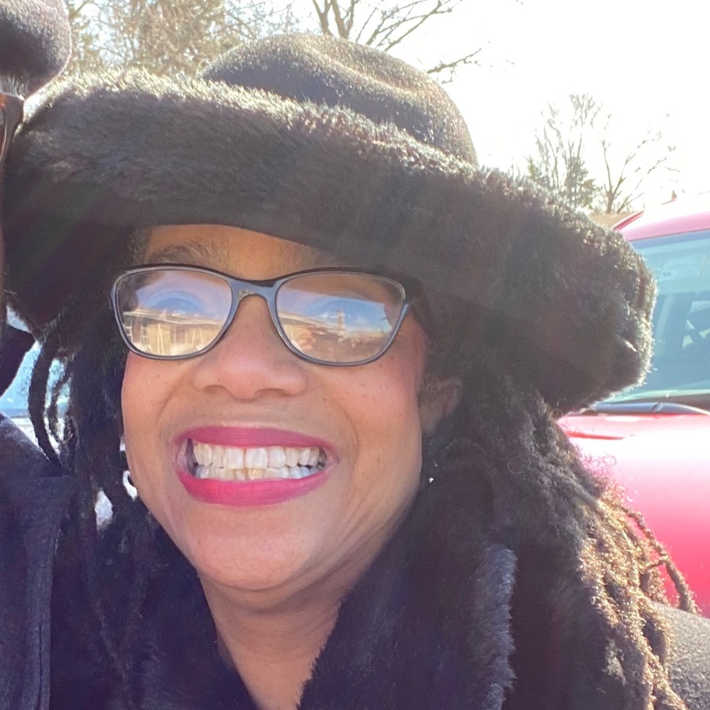 Meet your Posher, Dorine